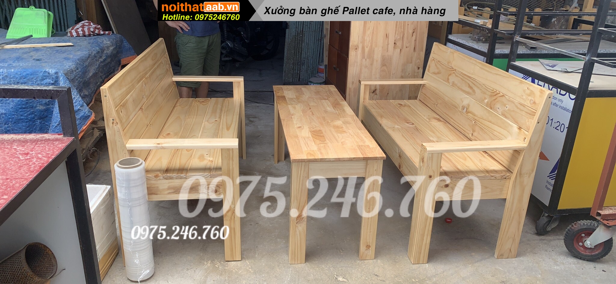 Bộ bàn ghế dài bằng gỗ